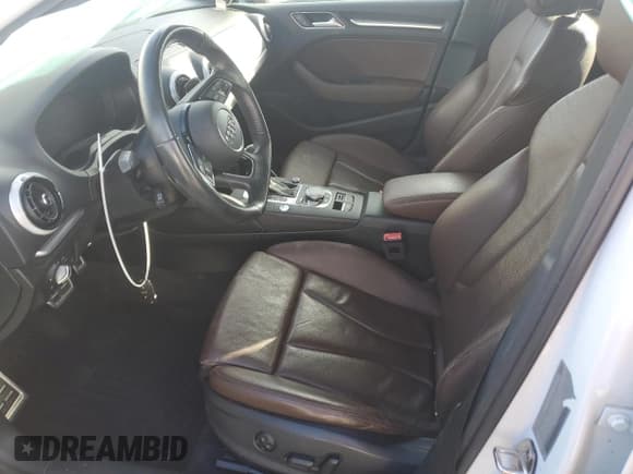 ✅ 2017 Audi A3 Premium Plus • VIN: WAUGUGFF8H1076138 • Lot: 86173614. Wystawiony na Copart z przebiegiem 112 733 mil. Bezpłatny archiwum sprzedaży aukcyjnych z USA i szczegółowy raport historii pojazdu na DreamBid. Zdjęcie 7.