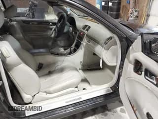 ✅ 2003 Mercedes-Benz CLK 320 • VIN: WDBLK65G43T135757 • Lot: 43677782. Wystawiony na IAAI z przebiegiem 147 323 mil. Bezpłatny archiwum sprzedaży aukcyjnych z USA i szczegółowy raport historii pojazdu na DreamBid. Zdjęcie 5.