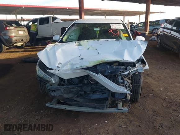 ✅ 2020 Nissan Sentra S • VIN: 3N1AB8BV9LY254566 • Lot: 43723139. Listed on IAAI with Not provided. Free auction sales archive from the USA and detailed vehicle history report at DreamBid. Image 6.