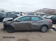 ✅ 2017 Toyota Corolla SE • VIN: 5YFBURHE7HP670681 • Лот: 43113761. Опубликован ранее на IAAI с пробегом 83 116 миль. Бесплатный доступ к архиву аукционных продаж из США и подробный отчёт об истории автомобиля на DreamBid. Изображение 14.