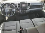 ✅ 2020 Ram 1500 Big Horn • VIN: 1C6SRFBT0LN218026 • Lot: 67573555. Wystawiony na Copart z przebiegiem 94 934 mil. Bezpłatny archiwum sprzedaży aukcyjnych z USA i szczegółowy raport historii pojazdu na DreamBid. Zdjęcie 8.