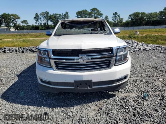 ✅ 2017 Chevrolet Suburban Premier • VIN: 1GNSCJKC9HR265463 • Lot: 56209904. Wystawiony na Copart z przebiegiem Nie podano. Bezpłatny archiwum sprzedaży aukcyjnych z USA i szczegółowy raport historii pojazdu na DreamBid. Zdjęcie 5.