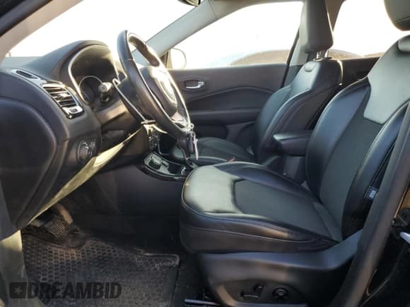 ✅ 2019 Jeep Compass Latitude • VIN: 3C4NJDBB9KT806806 • Lot: 90585345. Listed on Copart with 65,181 mi. Free auction sales archive from the USA and detailed vehicle history report at DreamBid. Image 7.