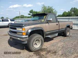 1994 Chevrolet Silverado 1500 z VIN 1GCEK14K4RE167673, wystawiony jako Copart lot #62010065 z przebiegiem 168 064 mil mil oraz Czysty tytuł • Clean title. Historia ofert i sprzedaży dostępna na DreamBid. Obrazek 1.