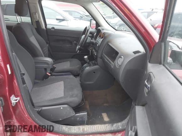 ✅ 2013 Jeep Patriot Sport • VIN: 1C4NJRBB9DD279789 • Lot: 43884637. Listed on IAAI with 153,193 mi. Free auction sales archive from the USA and detailed vehicle history report at DreamBid. Image 5.