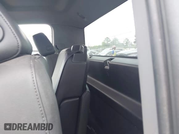 ✅ 2024 Chevrolet Silverado 2500HD • VIN: 1GB0WLE73RF410425 • Лот: 42824295. Опубликован ранее на IAAI с пробегом 5 847 миль. Бесплатный доступ к архиву аукционных продаж из США и подробный отчёт об истории автомобиля на DreamBid. Изображение 8.