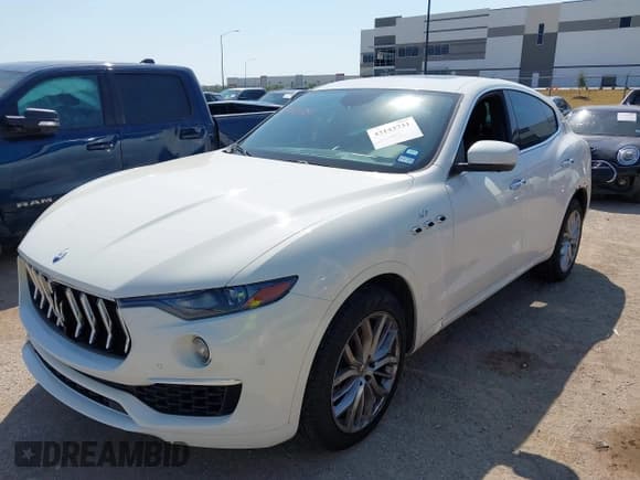 ✅ 2022 Maserati Levante GT • VIN: ZN661XUA6NX388691 • Lot: 43143731. Listed on IAAI with 28,688 mi. Free auction sales archive from the USA and detailed vehicle history report at DreamBid. Image 17.