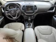 ✅ 2017 Jeep Cherokee Overland • VIN: 1C4PJMJS4HW609880 • Lot: 45598445. Listed on Copart with 83,691 mi. Free auction sales archive from the USA and detailed vehicle history report at DreamBid. Image 8.