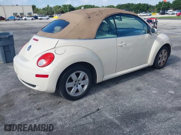 ✅ 2007 Volkswagen Beetle • VIN: 3VWRF31Y47M416651 • Lot: 42719763. Listed on IAAI with 108,153 mi. Free auction sales archive from the USA and detailed vehicle history report at DreamBid. Image 4.