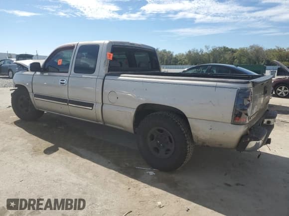 ✅ 2004 Chevrolet Silverado 1500 Work Truck • VIN: 1GCEC19V54E395559 • Лот: 48178315. Опубликован ранее на Copart с пробегом Не указан. Бесплатный доступ к архиву аукционных продаж из США и подробный отчёт об истории автомобиля на DreamBid. Изображение 2.