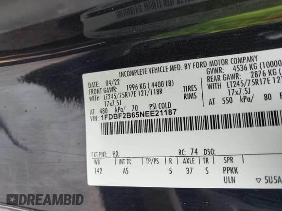 ✅ 2022 Ford F-250 XL • VIN: 1FDBF2B65NEE21187 • Lot: 41921169. Wystawiony na IAAI z przebiegiem 57 394 mil. Bezpłatny archiwum sprzedaży aukcyjnych z USA i szczegółowy raport historii pojazdu na DreamBid. Zdjęcie 9.