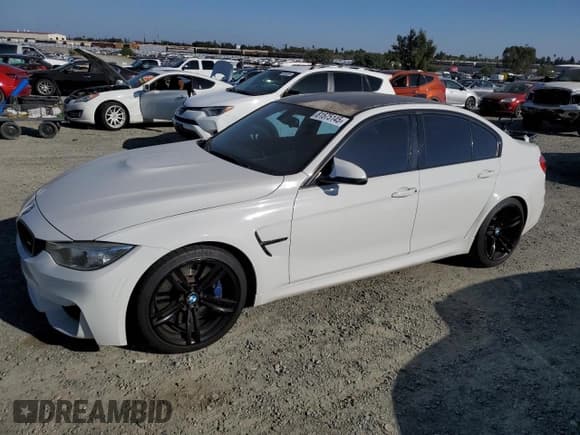 ✅ 2016 BMW M3 • VIN: WBS8M9C57G5D30486 • Lot: 81575145. Wystawiony na Copart z przebiegiem 104 899 mil. Bezpłatny archiwum sprzedaży aukcyjnych z USA i szczegółowy raport historii pojazdu na DreamBid. Zdjęcie 1.