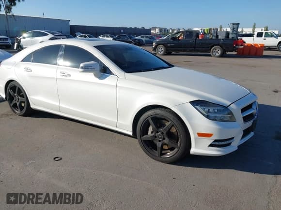 ✅ 2014 Mercedes-Benz CLS 550 • VIN: WDDLJ7DB1EA128284 • Лот: 43562171. Опубликован ранее на IAAI с пробегом 130 309 миль. Бесплатный доступ к архиву аукционных продаж из США и подробный отчёт об истории автомобиля на DreamBid. Изображение 1.