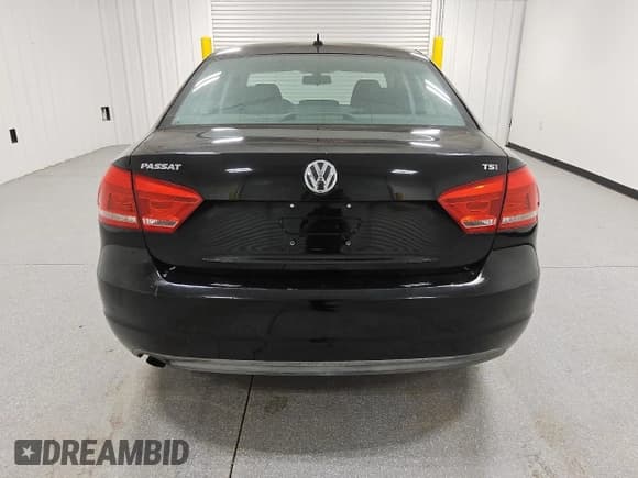 ✅ 2014 Volkswagen Passat S • VIN: 1VWAS7A35EC114904 • Lot: 81285565. Listed on Copart with 113,495 mi. Free auction sales archive from the USA and detailed vehicle history report at DreamBid. Image 6.
