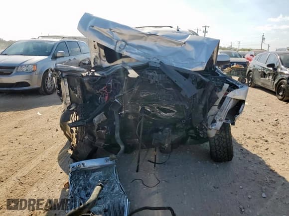 ✅ 2014 Chevrolet Suburban LT • VIN: 1GNSCJE0XER235725 • Лот: 84960925. Опубликован ранее на Copart с пробегом Не указан. Бесплатный доступ к архиву аукционных продаж из США и подробный отчёт об истории автомобиля на DreamBid. Изображение 5.