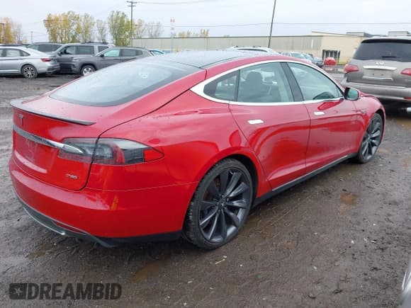 ✅ 2013 Tesla Model S Performance • VIN: 5YJSA1DP6DFP12765 • Lot: 43581181. Wystawiony na IAAI z przebiegiem 77 148 mil. Bezpłatny archiwum sprzedaży aukcyjnych z USA i szczegółowy raport historii pojazdu na DreamBid. Zdjęcie 4.