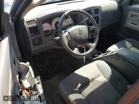 2005 Dodge Dakota SLT z VIN 1D7HW48N25S136981, wystawiony jako Copart lot #68930614 z przebiegiem 204 726 mil mil oraz Szkoda całkowita • Salvage title. Historia ofert i sprzedaży dostępna na DreamBid. Obrazek 8.