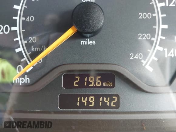 ✅ 1998 Mercedes-Benz C 230/260/280/320 • VIN: WDBHA23G9WA639273 • Lot: 41721769. Wystawiony na IAAI z przebiegiem 149 142 mil. Bezpłatny archiwum sprzedaży aukcyjnych z USA i szczegółowy raport historii pojazdu na DreamBid. Zdjęcie 15.