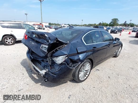 ✅ 2019 BMW 5 Series 530i xDrive • VIN: WBAJA7C5XKWW23365 • Lot: 43258804. Wystawiony na IAAI z przebiegiem 29 162 mil. Bezpłatny archiwum sprzedaży aukcyjnych z USA i szczegółowy raport historii pojazdu na DreamBid. Zdjęcie 4.