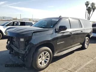 ✅ 2022 Chevrolet Suburban LT • VIN: 1GNSCCKT1NR305591 • Lot: 49726425. Listed on Copart with 121,364 mi. Free auction sales archive from the USA and detailed vehicle history report at DreamBid. Image 1.