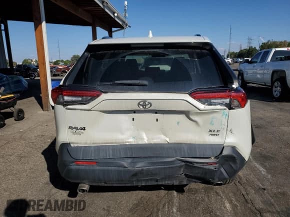 ✅ 2021 Toyota RAV4 XLE Premium • VIN: 2T3A1RFV2MW146099 • Lot: 84216005. Listed on Copart with 51,427 mi. Free auction sales archive from the USA and detailed vehicle history report at DreamBid. Image 6.