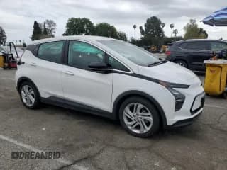 ✅ 2023 Chevrolet Bolt EV 1LT • VIN: 1G1FW6S00P4120790 • Lot: 49525855. Wystawiony na Copart z przebiegiem 18 780 mil. Bezpłatny archiwum sprzedaży aukcyjnych z USA i szczegółowy raport historii pojazdu na DreamBid. Zdjęcie 4.