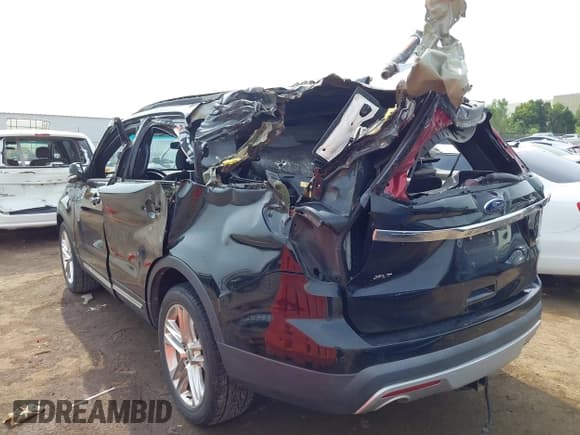 ✅ 2016 Ford Explorer XLT • VIN: 1FM5K7D8XGGA84902 • Lot: 43170564. Wystawiony na IAAI z przebiegiem 170 442 mil. Bezpłatny archiwum sprzedaży aukcyjnych z USA i szczegółowy raport historii pojazdu na DreamBid. Zdjęcie 3.