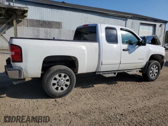 ✅ 2013 GMC Sierra 2500HD SLE • VIN: 1GT220CG7DZ174581 • Lot: 80629815. Listed on Copart with 211,760 mi. Free auction sales archive from the USA and detailed vehicle history report at DreamBid. Image 3.