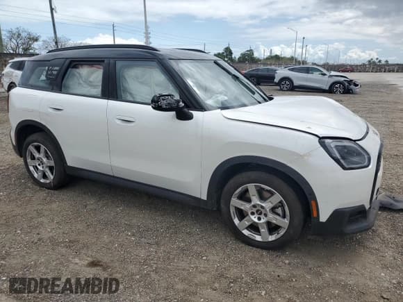 ✅ 2025 MINI Countryman S • VIN: WMZ23GA0XS7S16374 • Lot: 52798125. Listed on Copart with Not provided. Free auction sales archive from the USA and detailed vehicle history report at DreamBid. Image 4.