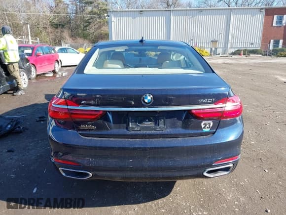 ✅ 2018 BMW 7 Series 740i xDrive • VIN: WBA7E4C54JGV23736 • Lot: 41457470. Listed on IAAI with 70,243 mi. Free auction sales archive from the USA and detailed vehicle history report at DreamBid. Image 16.