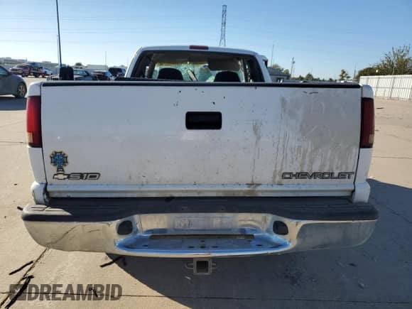 2000 Chevrolet S-10 LS с VIN 1GCCS19W7Y8118032, выставлен на аукционе Copart как лот 77163794 с пробегом Не указан миль и Списание • Salvage title. История ставок и продаж доступна на DreamBid. Изображение 6.