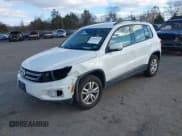 ✅ 2017 Volkswagen Tiguan S • VIN: WVGBV7AX7HK000183 • Lot: 43803104. Wystawiony na IAAI z przebiegiem 94 265 mil. Bezpłatny archiwum sprzedaży aukcyjnych z USA i szczegółowy raport historii pojazdu na DreamBid. Zdjęcie 2.