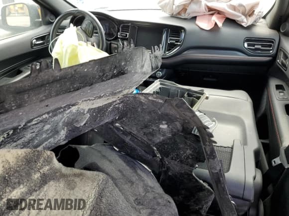 ✅ 2024 Dodge Durango GT Plus • VIN: 1C4RDHDG5RC152501 • Lot: 72059585. Listed on Copart with Not provided. Free auction sales archive from the USA and detailed vehicle history report at DreamBid. Image 8.