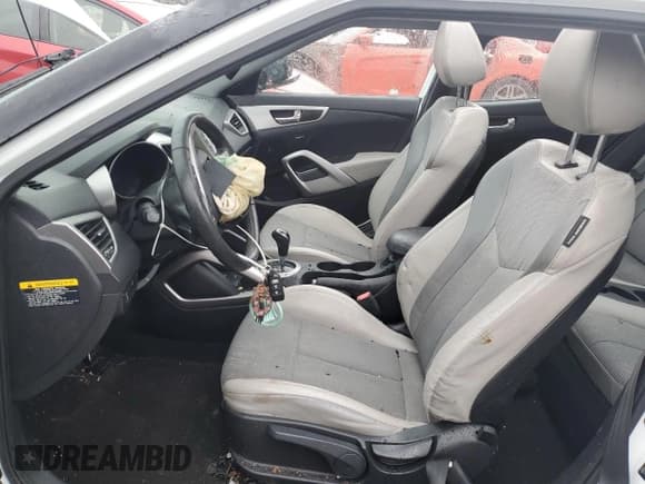 ✅ 2013 Hyundai Veloster w/Black Int • VIN: KMHTC6AD7DU132594 • Lot: 84790475. Wystawiony na Copart z przebiegiem 110 593 mil. Bezpłatny archiwum sprzedaży aukcyjnych z USA i szczegółowy raport historii pojazdu na DreamBid. Zdjęcie 7.