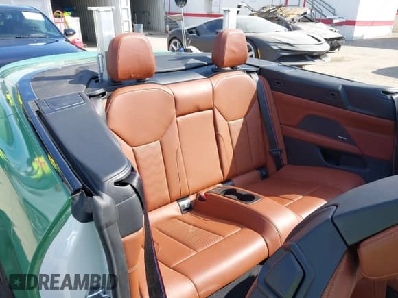 ✅ 2023 BMW M4 Competition xDrive • VIN: WBS33BA01PCM29504 • Lot: 41914359. Listed on IAAI with 17,618 mi. Free auction sales archive from the USA and detailed vehicle history report at DreamBid. Image 8.