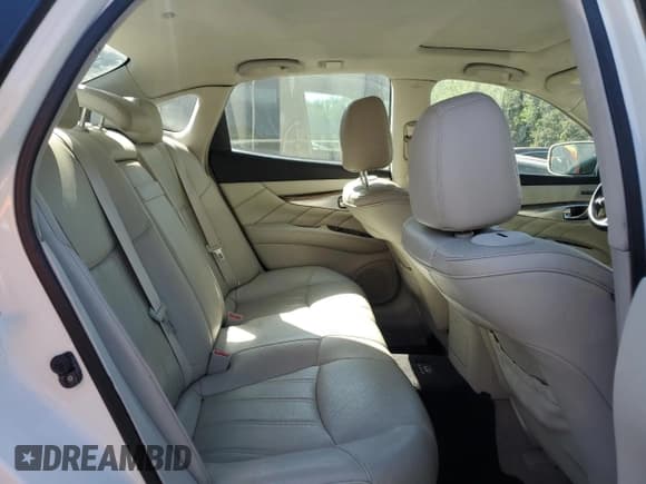 ✅ 2011 Infiniti M • VIN: JN1AY1AR5BM570106 • Lot: 69912665. Wystawiony na Copart z przebiegiem 140 727 mil. Bezpłatny archiwum sprzedaży aukcyjnych z USA i szczegółowy raport historii pojazdu na DreamBid. Zdjęcie 10.