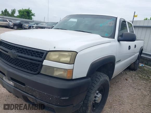 ✅ 2007 Chevrolet Silverado 2500HD LS • VIN: 1GCHC23U67F109140 • Лот: 42656177. Опубликован ранее на IAAI с пробегом 312 218 миль. Бесплатный доступ к архиву аукционных продаж из США и подробный отчёт об истории автомобиля на DreamBid. Изображение 19.