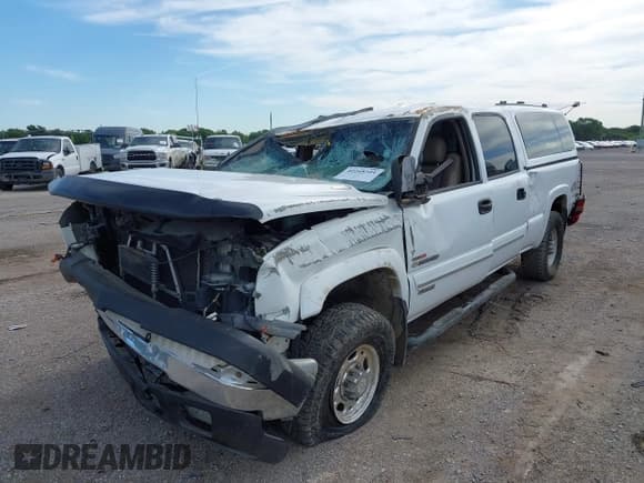 ✅ 2005 Chevrolet Silverado 2500HD LS • VIN: 1GCHK23215F971423 • Lot: 42268344. Listed on IAAI with Not provided. Free auction sales archive from the USA and detailed vehicle history report at DreamBid. Image 17.