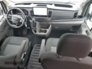 ✅ 2022 Ford Transit Passenger XL • VIN: 1FBAX2C82NKA19694 • Lot: 51390845. Wystawiony na Copart z przebiegiem 61 791 mil. Bezpłatny archiwum sprzedaży aukcyjnych z USA i szczegółowy raport historii pojazdu na DreamBid. Zdjęcie 8.