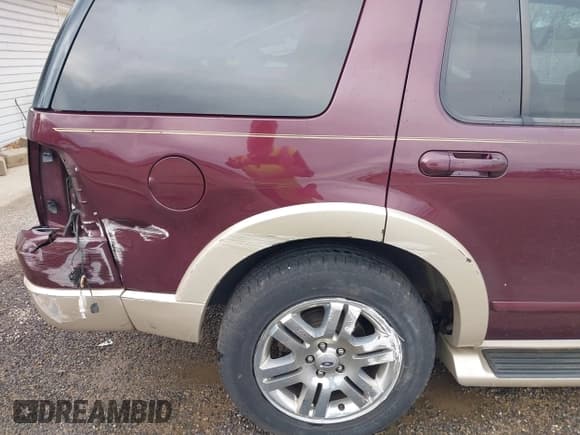 ✅ 2006 Ford Explorer Eddie Bauer • VIN: 1FMEU74846ZA09335 • Lot: 41986862. Wystawiony na IAAI z przebiegiem 139 406 mil. Bezpłatny archiwum sprzedaży aukcyjnych z USA i szczegółowy raport historii pojazdu na DreamBid. Zdjęcie 19.