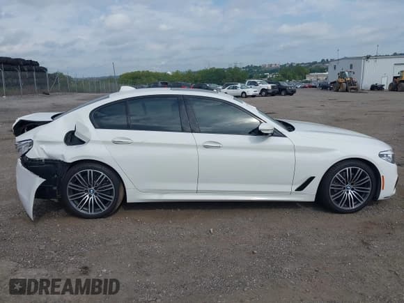 ✅ 2018 BMW 5 Series 540i xDrive • VIN: WBAJE7C57JWD53128 • Lot: 42983632. Listed on IAAI with 95,644 mi. Free auction sales archive from the USA and detailed vehicle history report at DreamBid. Image 13.