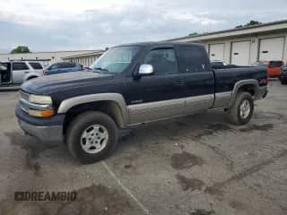 2000 Chevrolet Silverado 1500 LS z VIN 2GCEK19T6Y1330440, wystawiony jako Copart lot #65127625 z przebiegiem 331 891 mil mil oraz Szkoda całkowita • Salvage title. Historia ofert i sprzedaży dostępna na DreamBid. Obrazek 1.