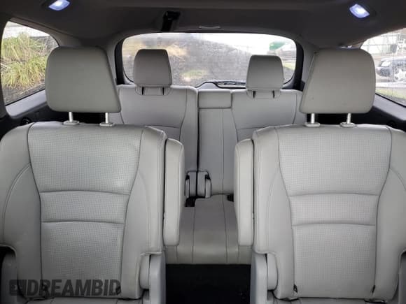 ✅ 2016 Honda Pilot Elite • VIN: 5FNYF6H01GB059823 • Lot: 90898275. Wystawiony na Copart z przebiegiem 161 786 mil. Bezpłatny archiwum sprzedaży aukcyjnych z USA i szczegółowy raport historii pojazdu na DreamBid. Zdjęcie 10.