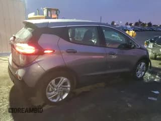 ✅ 2023 Chevrolet Bolt EV 1LT • VIN: 1G1FW6S02P4197712 • Lot: 43269305. Wystawiony na Copart z przebiegiem 24 133 mil. Bezpłatny archiwum sprzedaży aukcyjnych z USA i szczegółowy raport historii pojazdu na DreamBid. Zdjęcie 3.