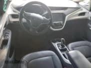 ✅ 2017 Chevrolet Bolt EV Premier • VIN: 1G1FX6S01H4185663 • Lot: 54690915. Wystawiony na Copart z przebiegiem 101 114 mil. Bezpłatny archiwum sprzedaży aukcyjnych z USA i szczegółowy raport historii pojazdu na DreamBid. Zdjęcie 8.