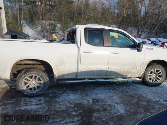 ✅ 2019 Chevrolet Silverado 1500 RST • VIN: 1GCRYEEDXKZ273955 • Lot: 41211019. Wystawiony na IAAI z przebiegiem Nie podano. Bezpłatny archiwum sprzedaży aukcyjnych z USA i szczegółowy raport historii pojazdu na DreamBid. Zdjęcie 14.