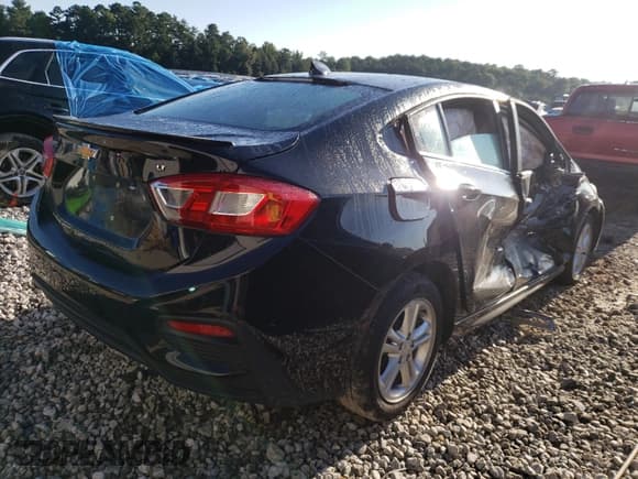✅ 2017 Chevrolet Cruze LT • VIN: 1G1BE5SM5H7247713 • Lot: 55993311. Listed on Copart with 50,706 mi. Free auction sales archive from the USA and detailed vehicle history report at DreamBid. Image 4.