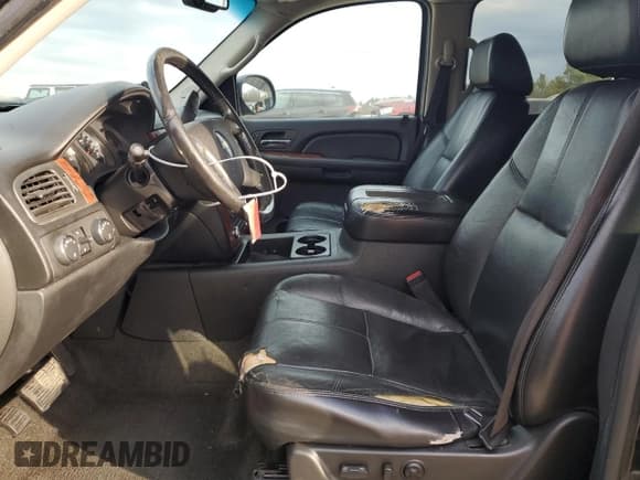 ✅ 2007 Chevrolet Suburban LTZ • VIN: 3GNFK16347G192502 • Lot: 42926704. Wystawiony na Copart z przebiegiem Nie podano. Bezpłatny archiwum sprzedaży aukcyjnych z USA i szczegółowy raport historii pojazdu na DreamBid. Zdjęcie 7.