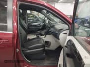 ✅ 2019 Dodge Grand Caravan SXT • VIN: 2C4RDGCG6KR800274 • Лот: 43126404. Опубликован ранее на IAAI с пробегом 117 357 миль. Бесплатный доступ к архиву аукционных продаж из США и подробный отчёт об истории автомобиля на DreamBid. Изображение 5.