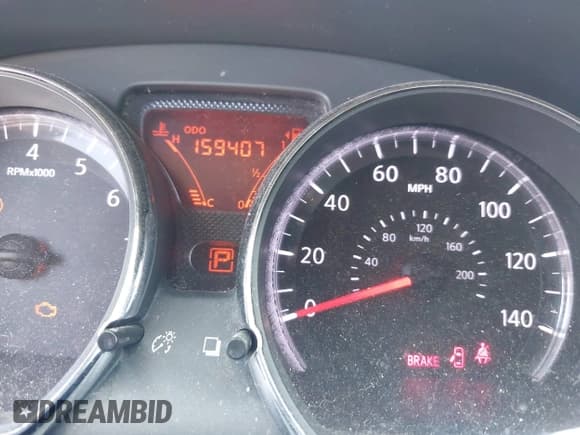 ✅ 2013 Nissan Versa S Plus • VIN: 3N1CN7AP0DL875884 • Lot: 42947594. Wystawiony na IAAI z przebiegiem 159 407 mil. Bezpłatny archiwum sprzedaży aukcyjnych z USA i szczegółowy raport historii pojazdu na DreamBid. Zdjęcie 7.